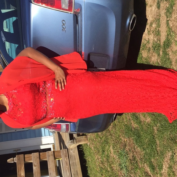 Prom/ homecoming dress - Picture 2 of 4